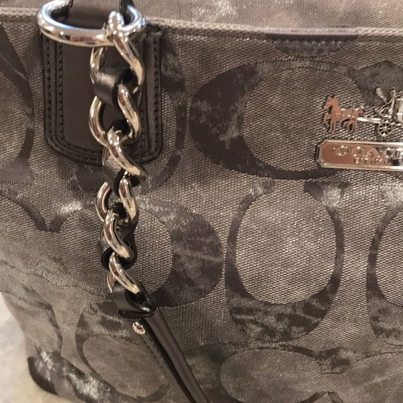 Coach Bag - Picture 6 of 16